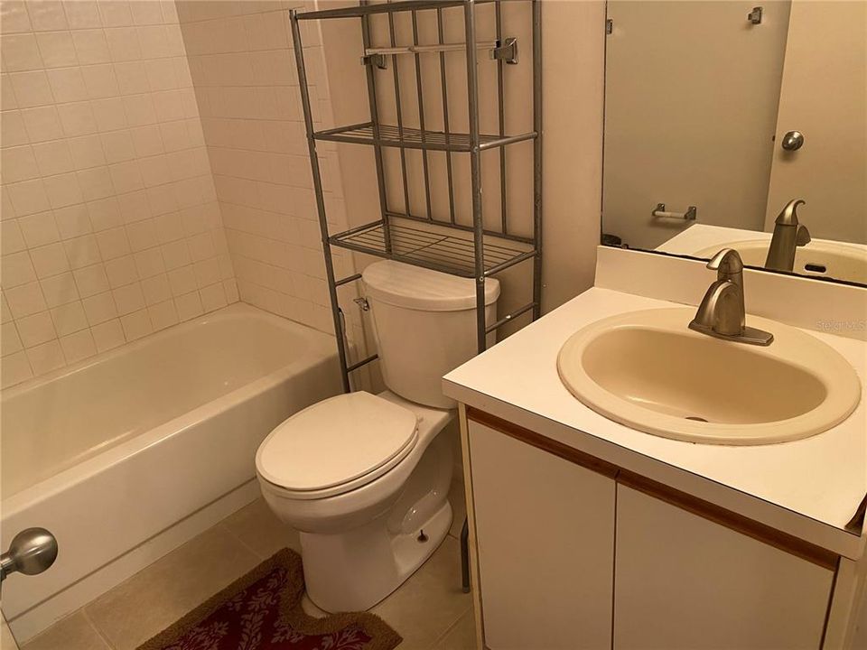 В аренду: $1,700 (2 спален, 2 ванн, 960 Квадратных фут)