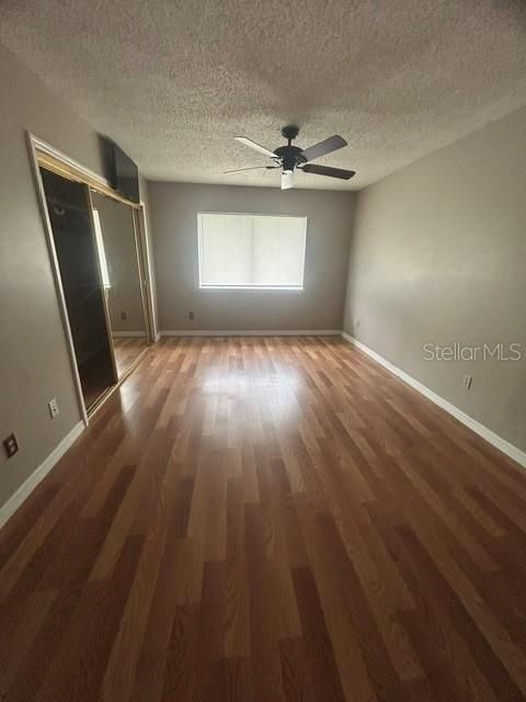 В аренду: $1,695 (2 спален, 1 ванн, 1061 Квадратных фут)