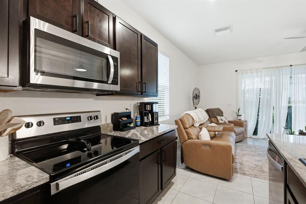 В аренду: $2,595 (3 спален, 2 ванн, 1758 Квадратных фут)