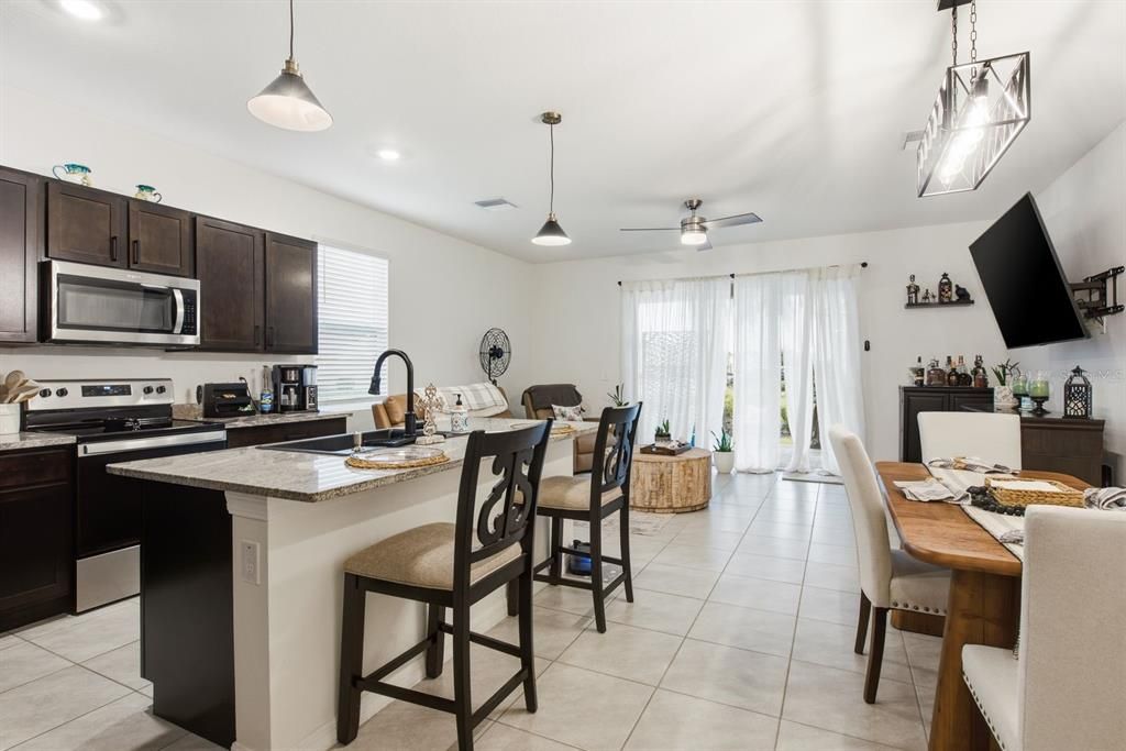 В аренду: $2,595 (3 спален, 2 ванн, 1758 Квадратных фут)