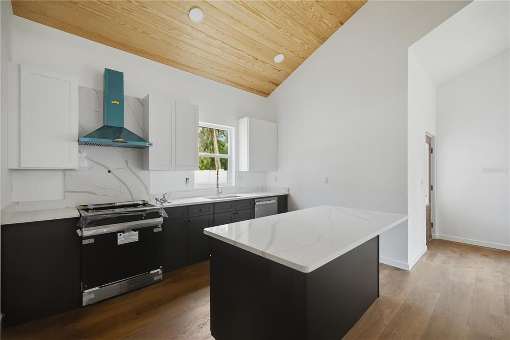 En Venta: $289,900 (3 camas, 2 baños, 1564 Pies cuadrados)