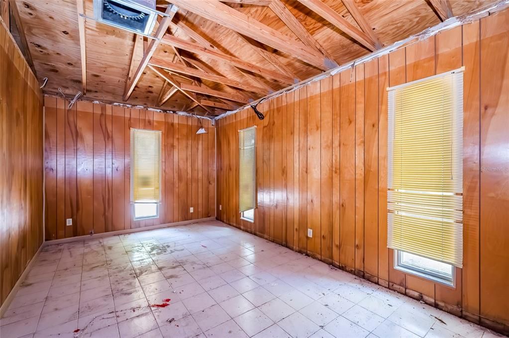 En Venta: $450,000 (0 camas, 0 baños, 2043 Pies cuadrados)