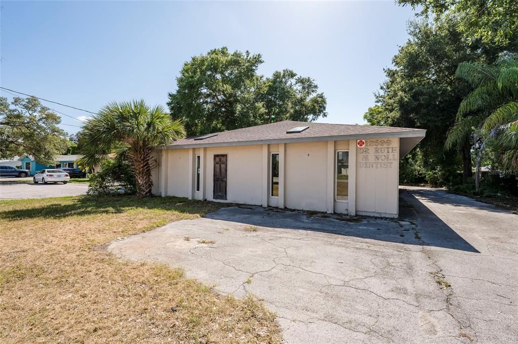En Venta: $450,000 (0 camas, 0 baños, 2043 Pies cuadrados)