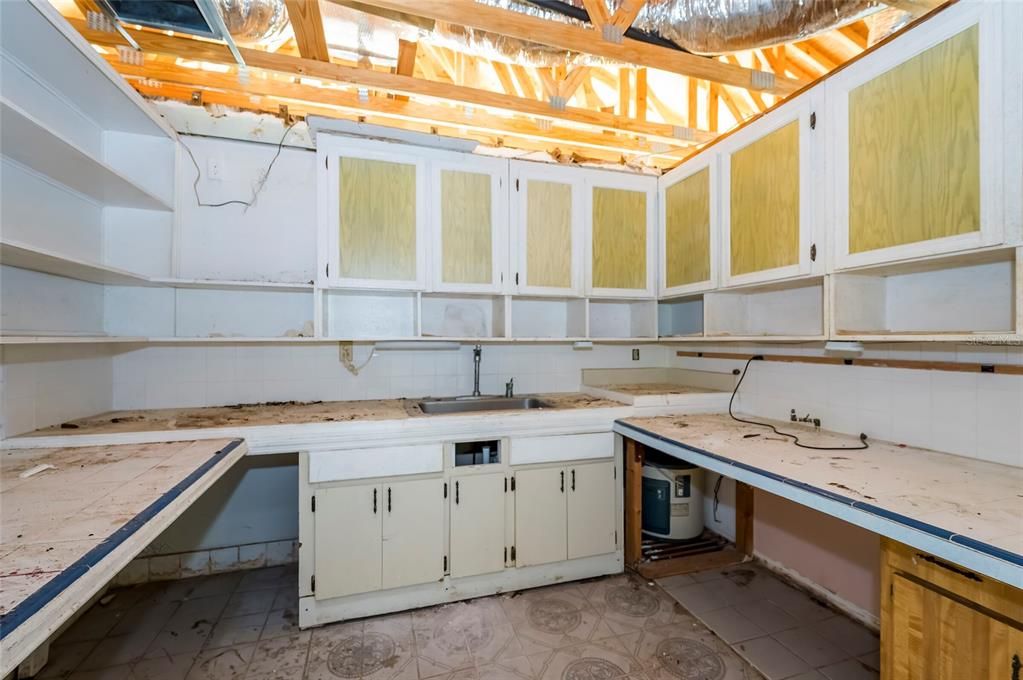 En Venta: $450,000 (0 camas, 0 baños, 2043 Pies cuadrados)