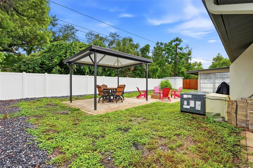 На продажу: $460,000 (2 спален, 2 ванн, 1075 Квадратных фут)