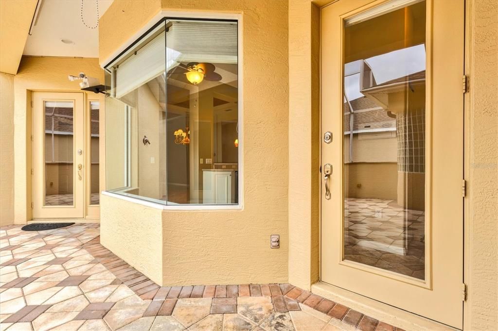 Activo con contrato: $330,000 (3 camas, 3 baños, 1609 Pies cuadrados)