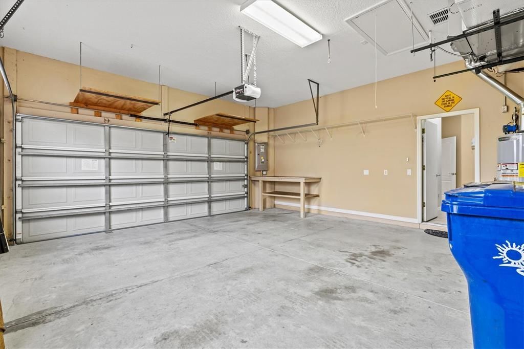 Activo con contrato: $330,000 (3 camas, 3 baños, 1609 Pies cuadrados)