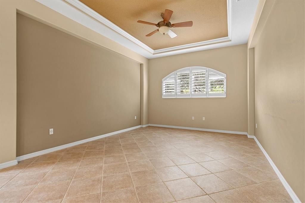 Activo con contrato: $330,000 (3 camas, 3 baños, 1609 Pies cuadrados)