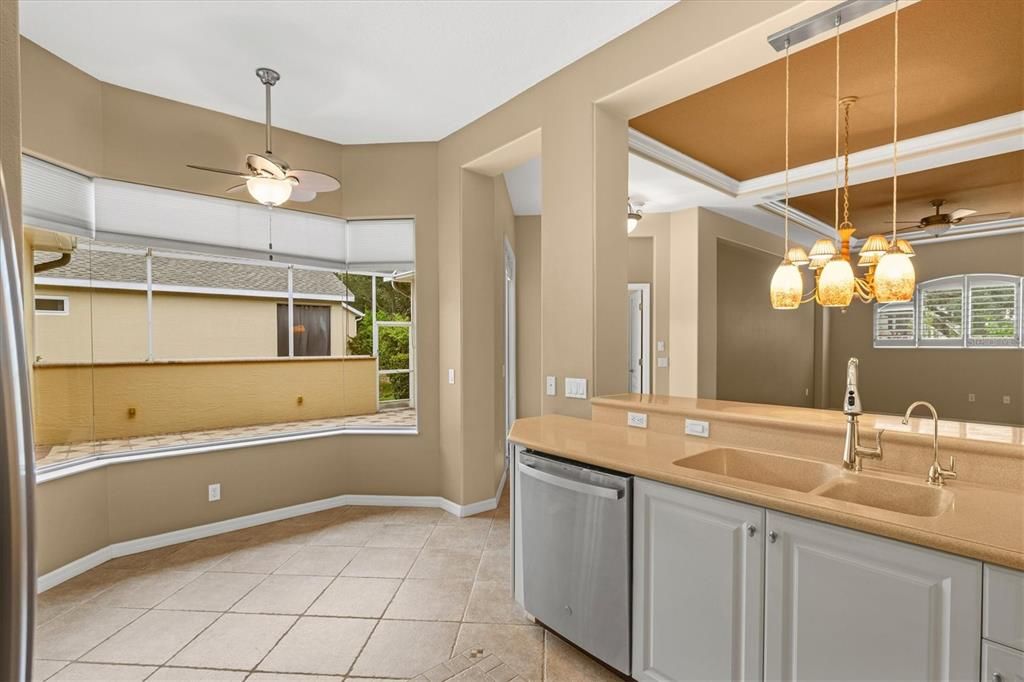Activo con contrato: $330,000 (3 camas, 3 baños, 1609 Pies cuadrados)
