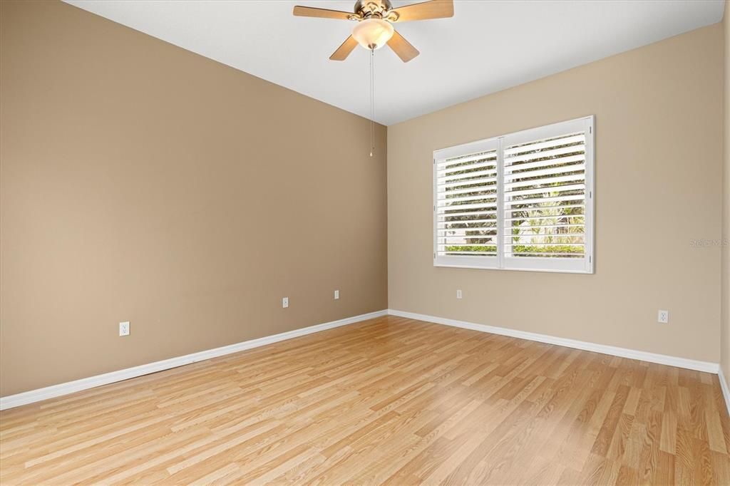 Activo con contrato: $330,000 (3 camas, 3 baños, 1609 Pies cuadrados)