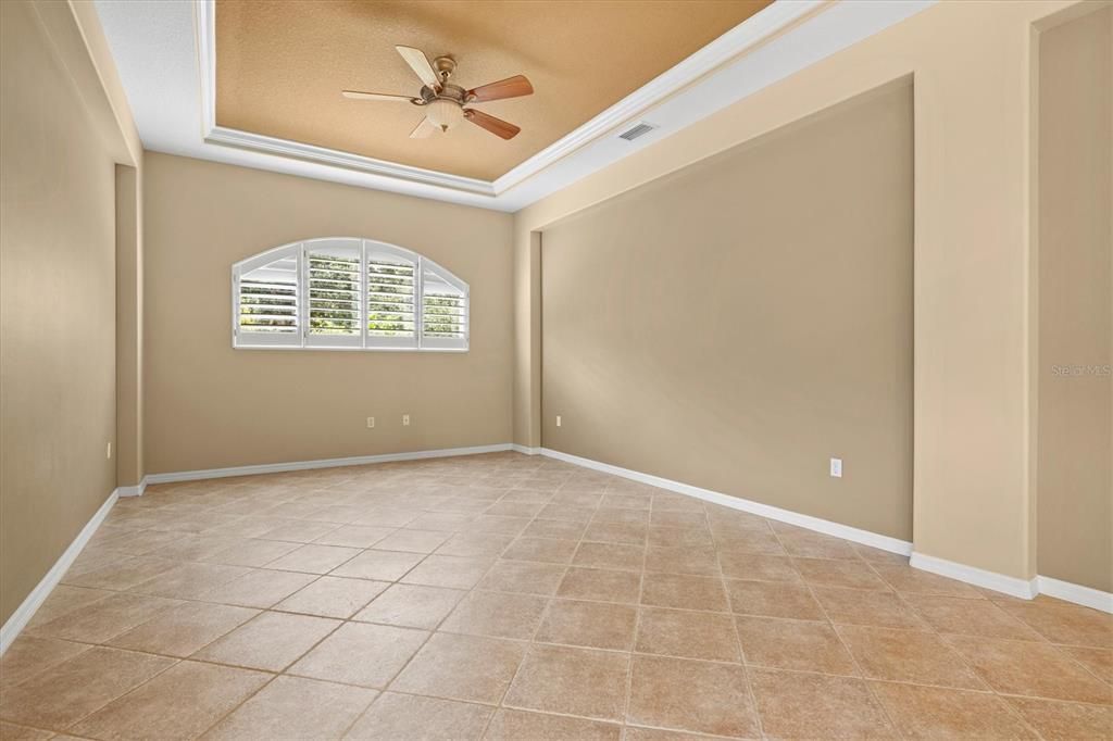 Activo con contrato: $330,000 (3 camas, 3 baños, 1609 Pies cuadrados)