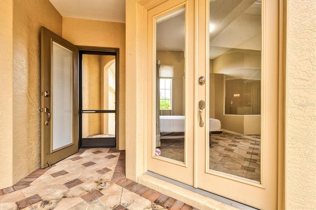 Activo con contrato: $330,000 (3 camas, 3 baños, 1609 Pies cuadrados)
