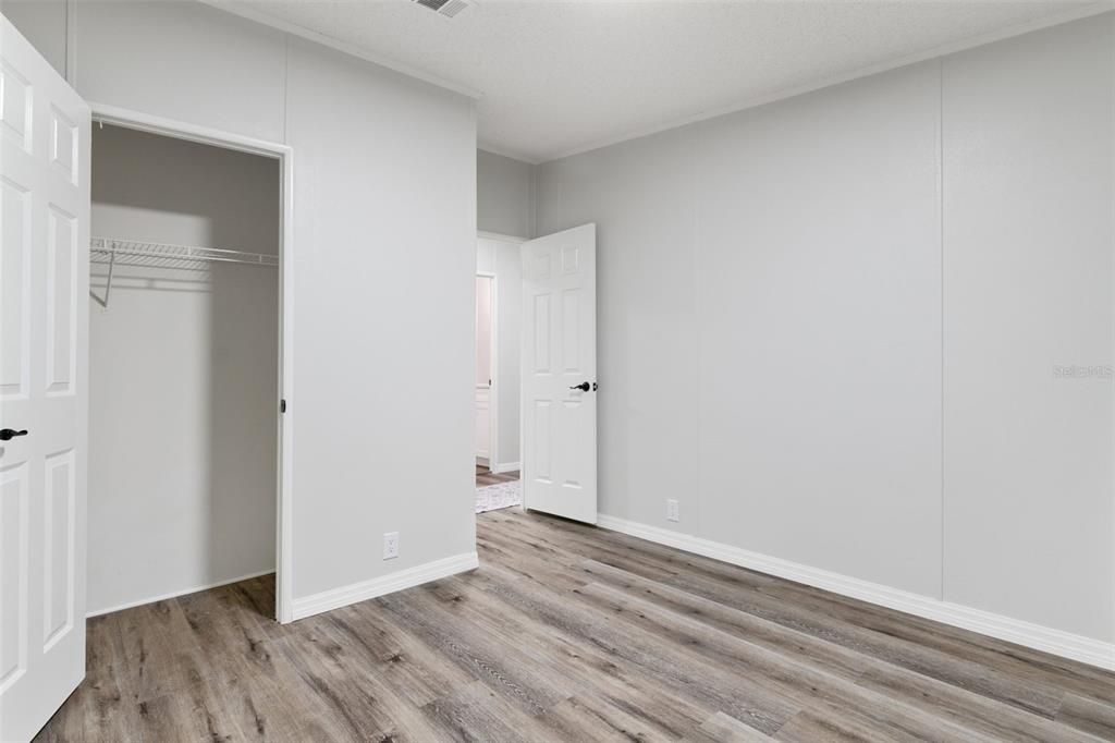 На продажу: $219,950 (3 спален, 2 ванн, 1296 Квадратных фут)