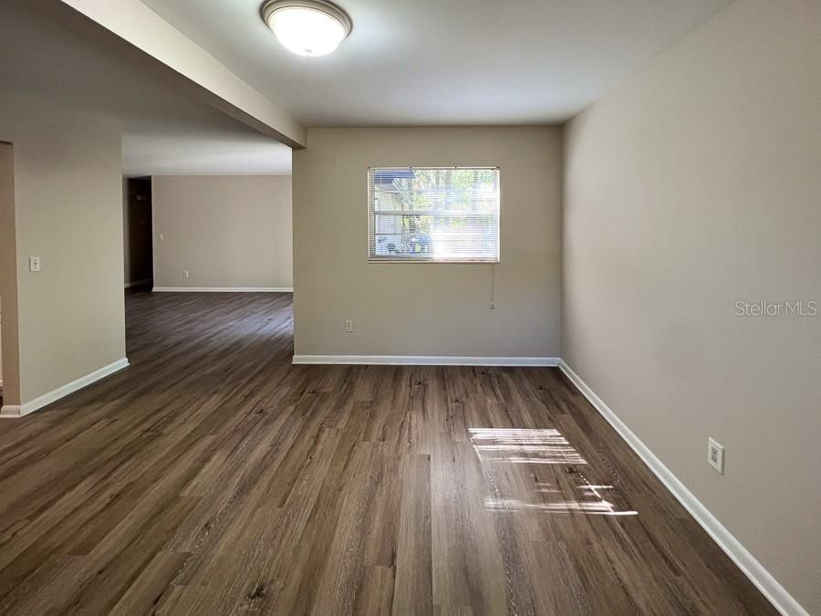 For Rent: $2,450 (4 beds, 2 baths, 1876 Square Feet)