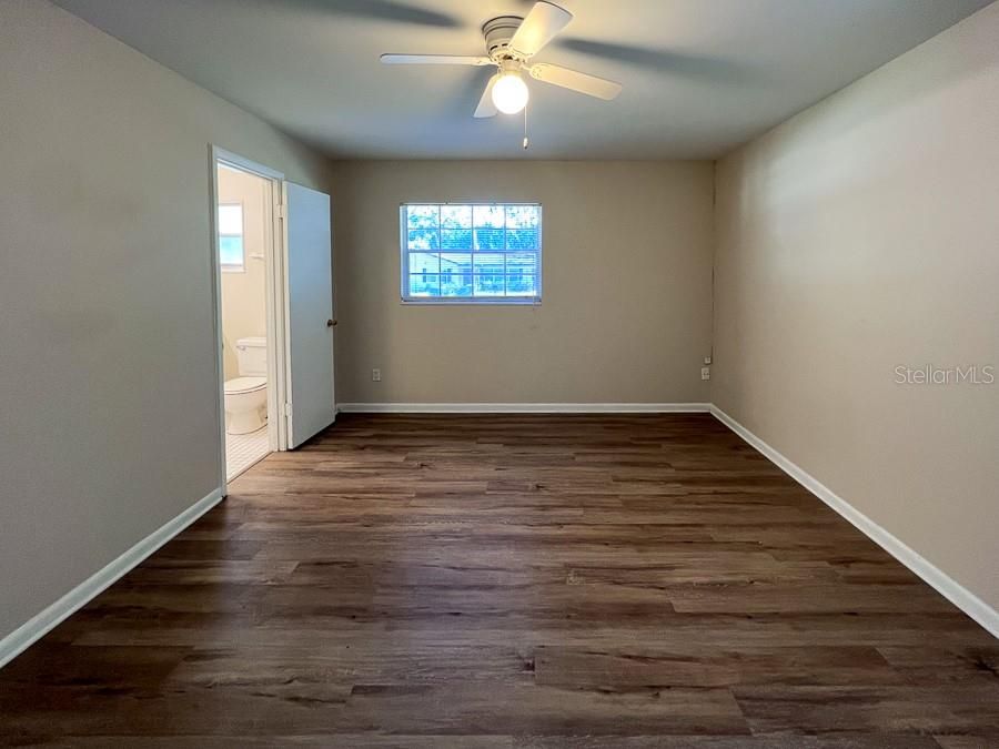 For Rent: $2,450 (4 beds, 2 baths, 1876 Square Feet)