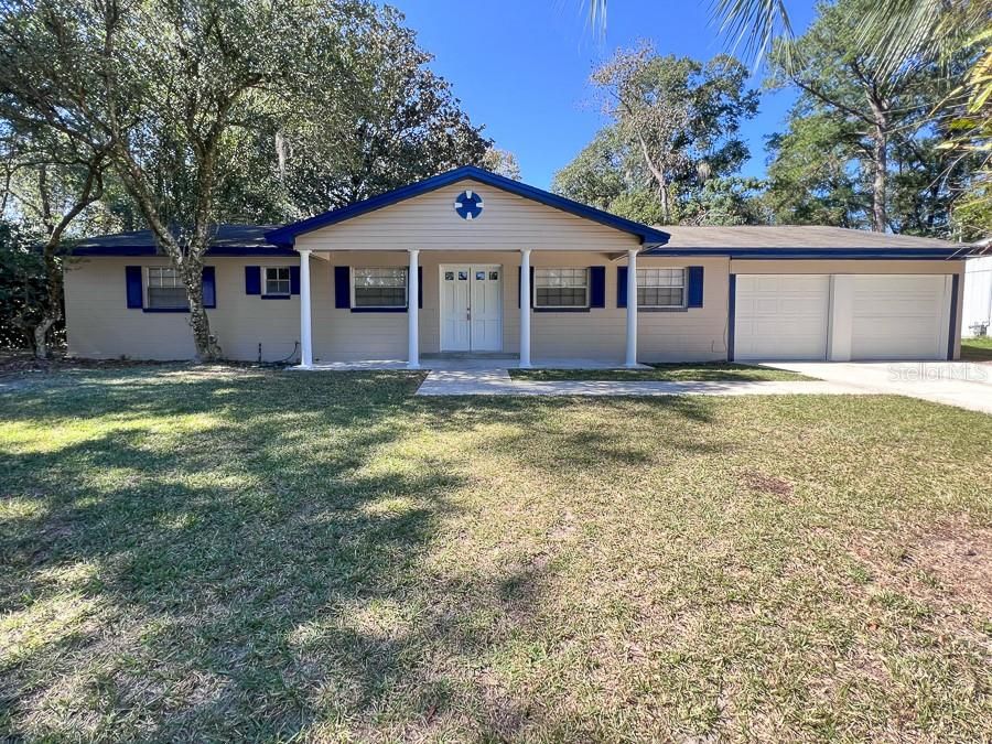 For Rent: $2,450 (4 beds, 2 baths, 1876 Square Feet)