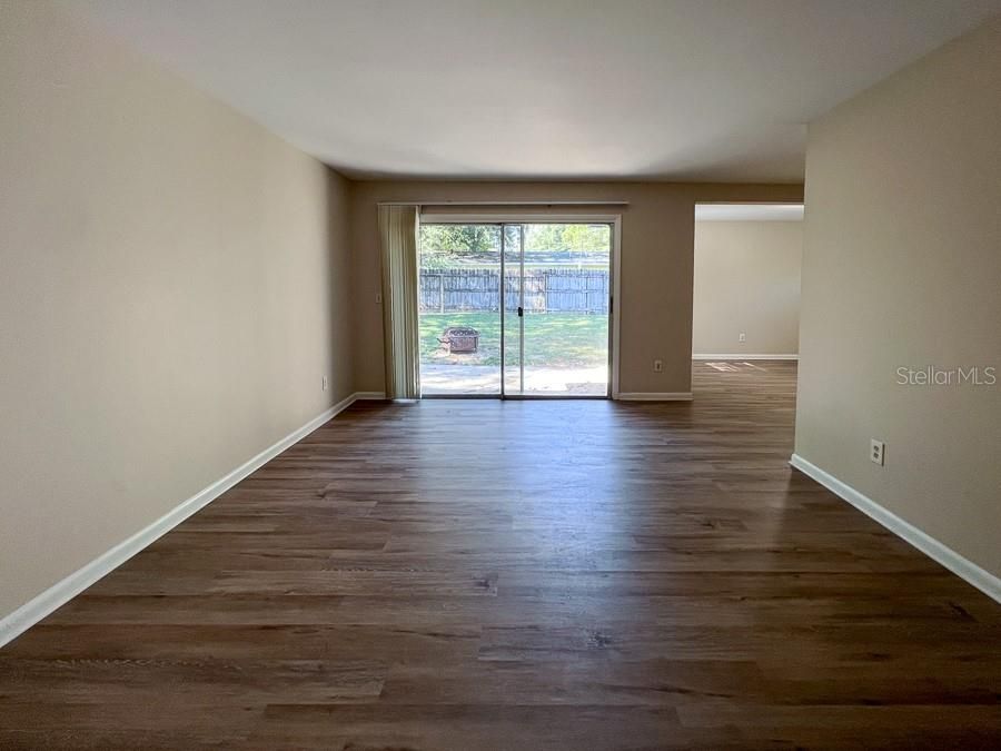 For Rent: $2,450 (4 beds, 2 baths, 1876 Square Feet)