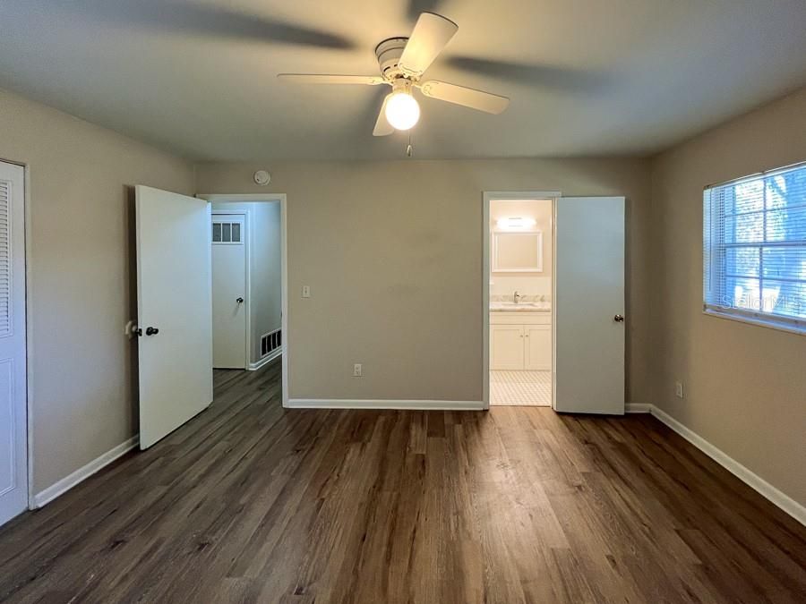 For Rent: $2,450 (4 beds, 2 baths, 1876 Square Feet)
