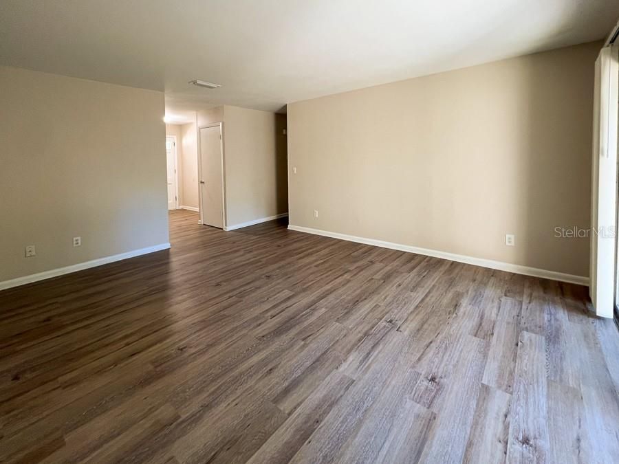 For Rent: $2,450 (4 beds, 2 baths, 1876 Square Feet)