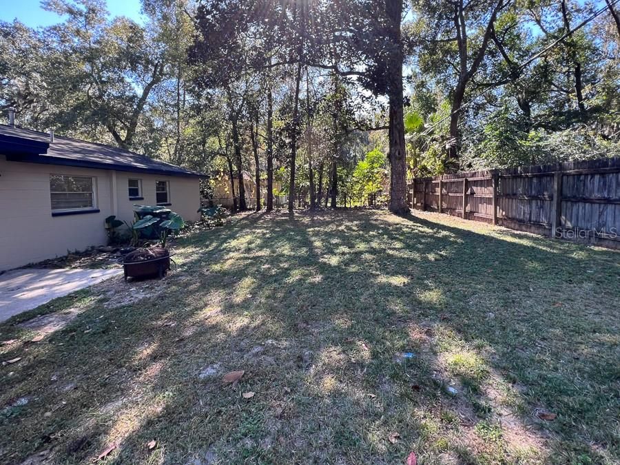 For Rent: $2,450 (4 beds, 2 baths, 1876 Square Feet)
