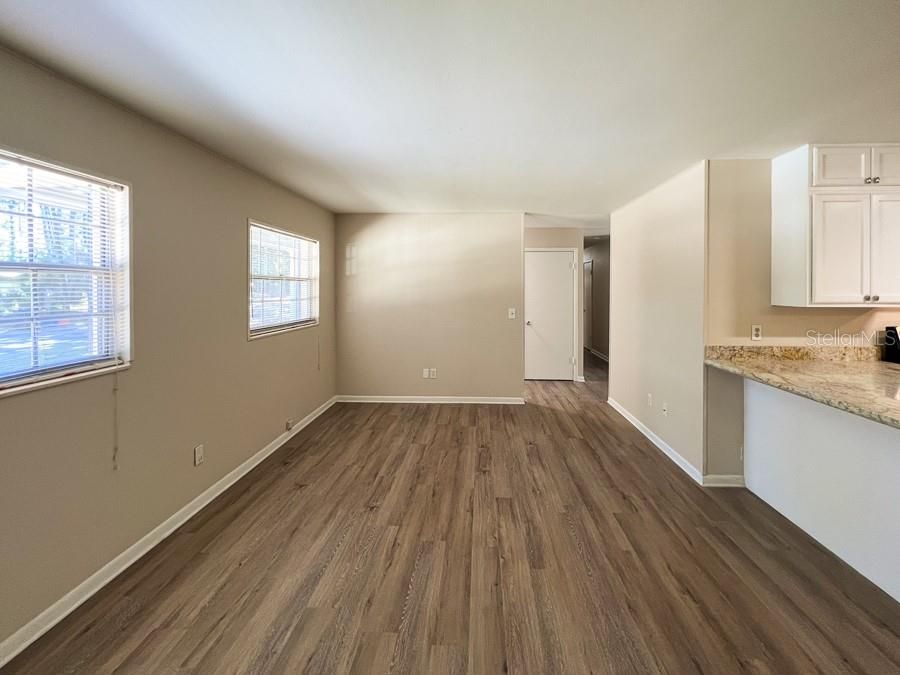 For Rent: $2,450 (4 beds, 2 baths, 1876 Square Feet)