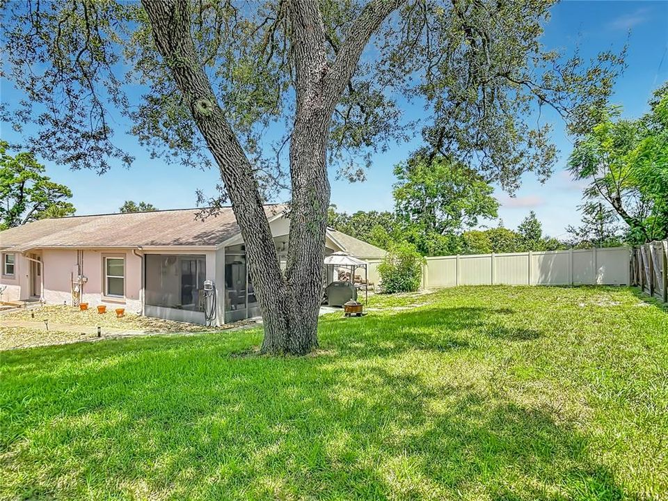 En Venta: $330,000 (4 camas, 2 baños, 1484 Pies cuadrados)