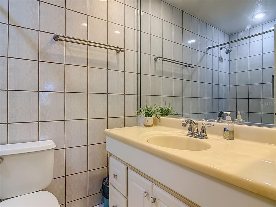 En Venta: $330,000 (4 camas, 2 baños, 1484 Pies cuadrados)