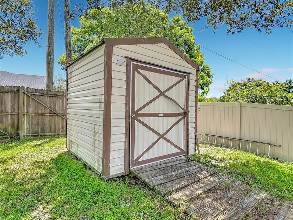 En Venta: $330,000 (4 camas, 2 baños, 1484 Pies cuadrados)
