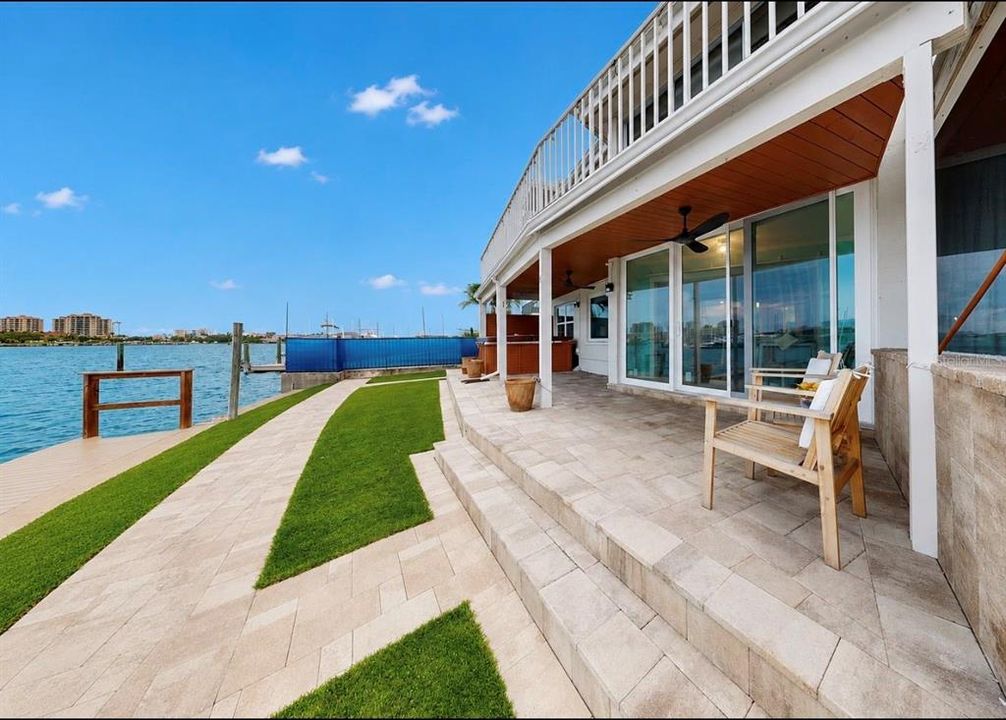 На продажу: $420,000 (2 спален, 2 ванн, 784 Квадратных фут)