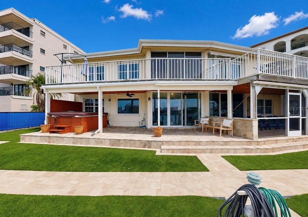 На продажу: $420,000 (2 спален, 2 ванн, 784 Квадратных фут)