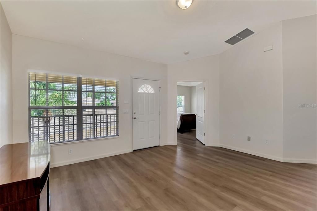 For Rent: $2,200 (2 beds, 2 baths, 1235 Square Feet)
