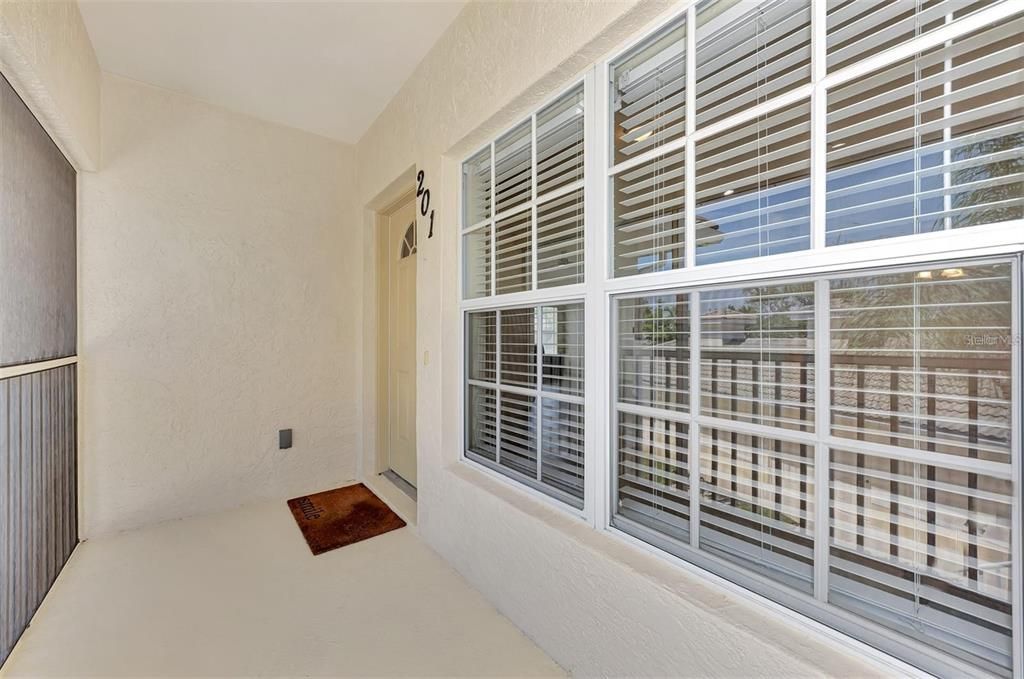 For Rent: $2,200 (2 beds, 2 baths, 1235 Square Feet)