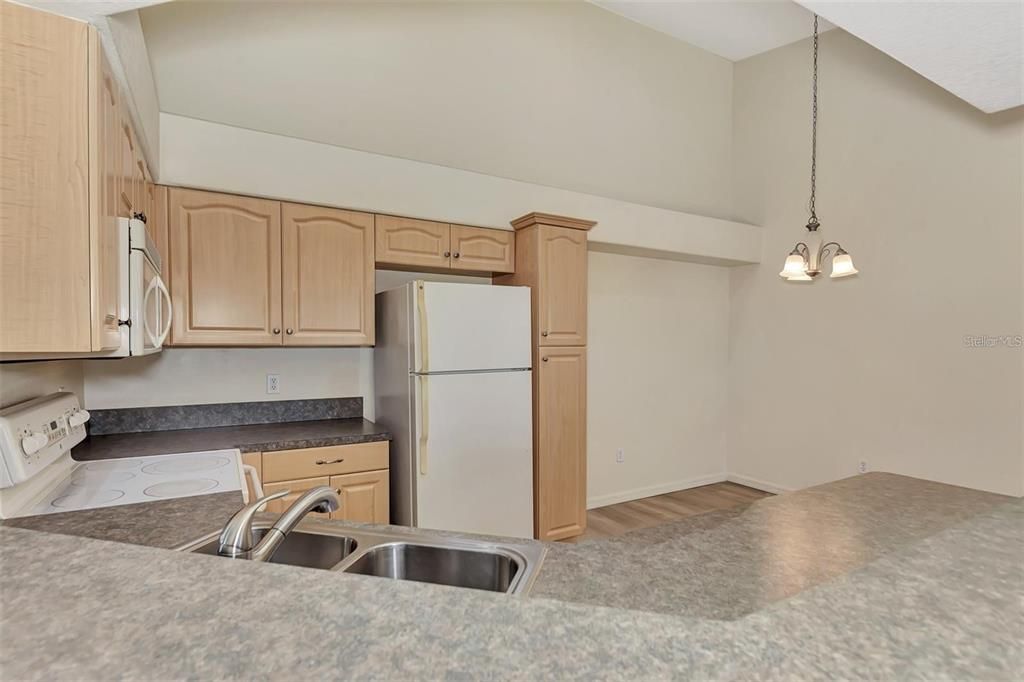 For Rent: $2,200 (2 beds, 2 baths, 1235 Square Feet)