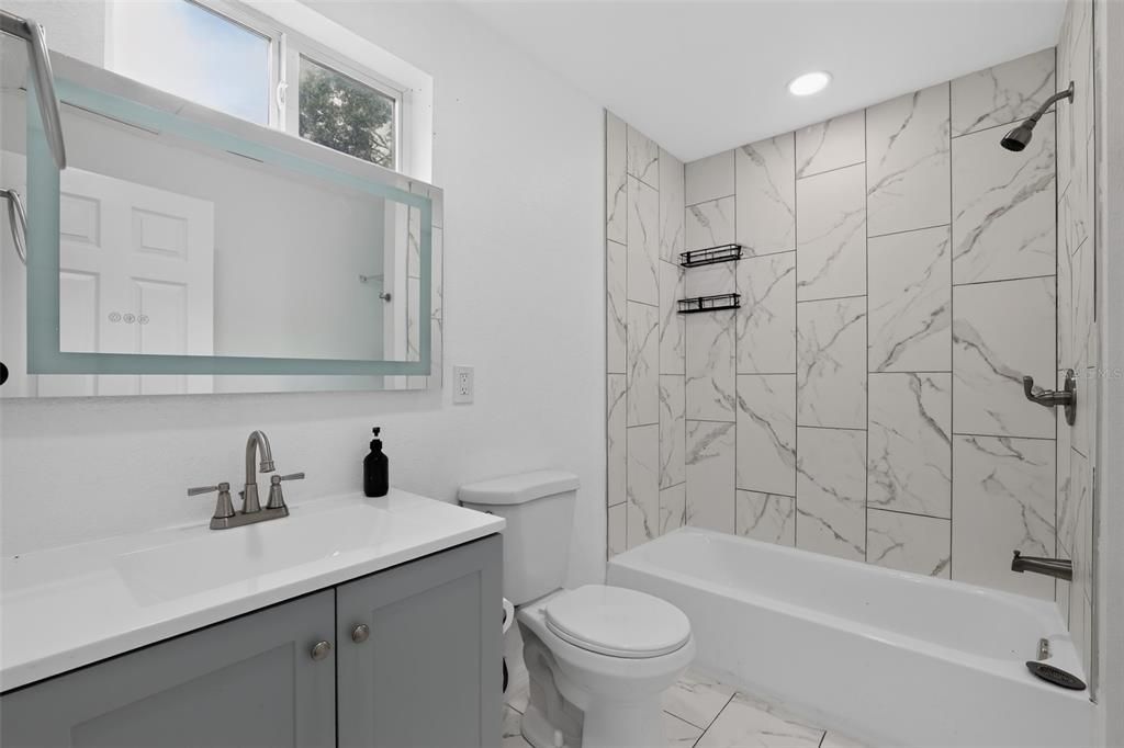 En Venta: $299,975 (2 camas, 1 baños, 864 Pies cuadrados)