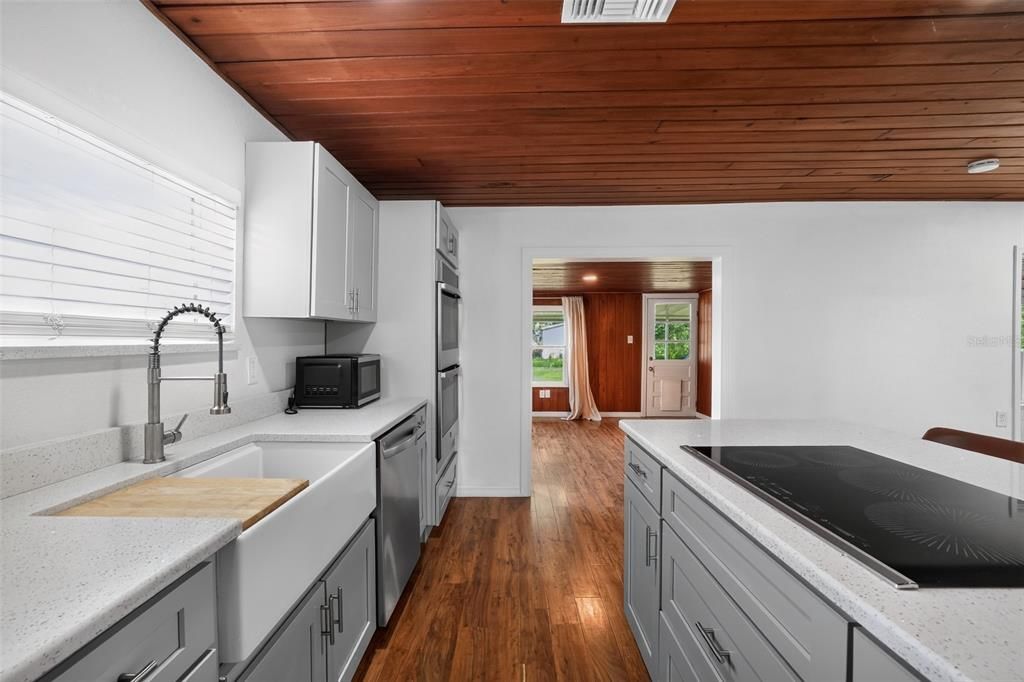 En Venta: $299,975 (2 camas, 1 baños, 864 Pies cuadrados)