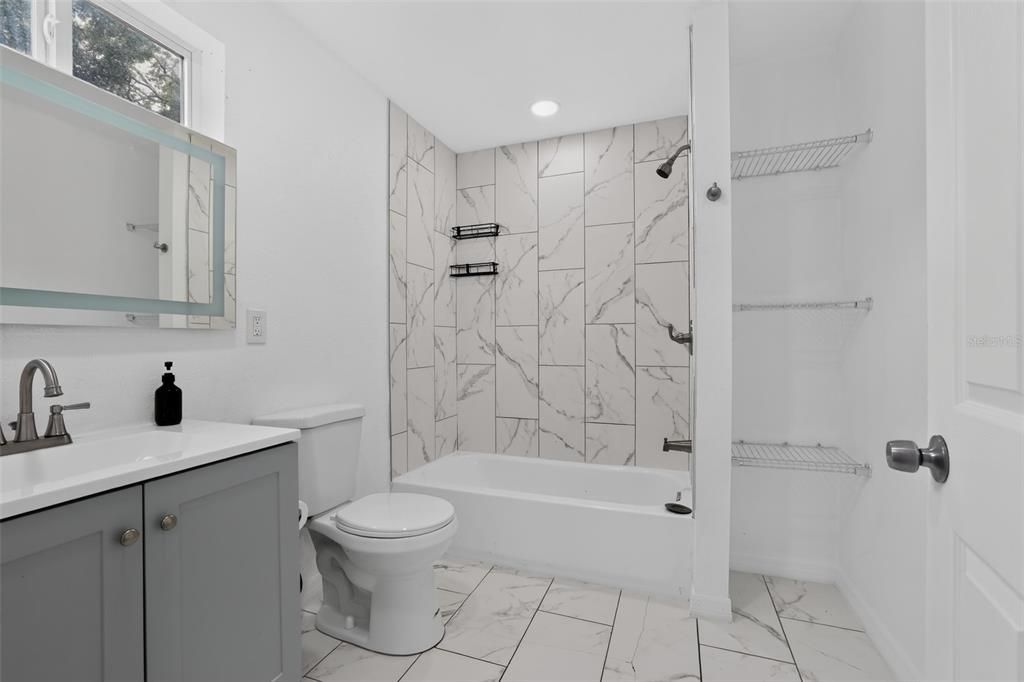 En Venta: $299,975 (2 camas, 1 baños, 864 Pies cuadrados)
