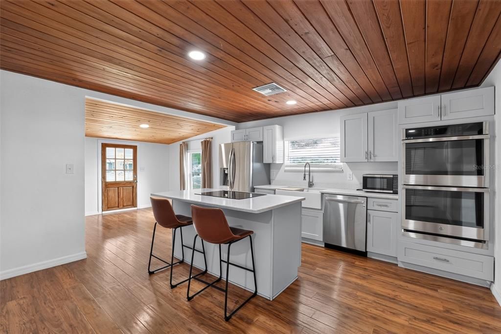 En Venta: $299,975 (2 camas, 1 baños, 864 Pies cuadrados)