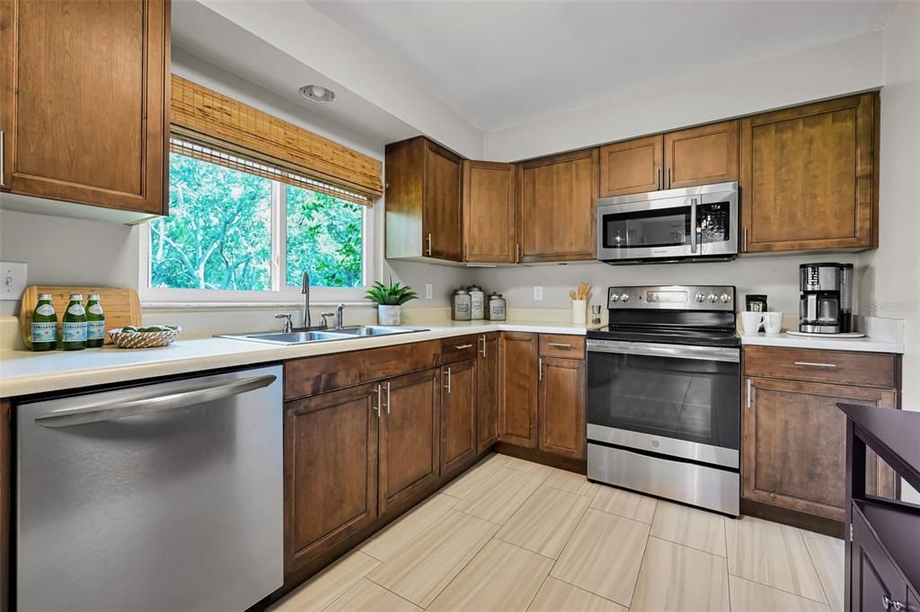 Activo con contrato: $379,000 (2 camas, 2 baños, 1420 Pies cuadrados)