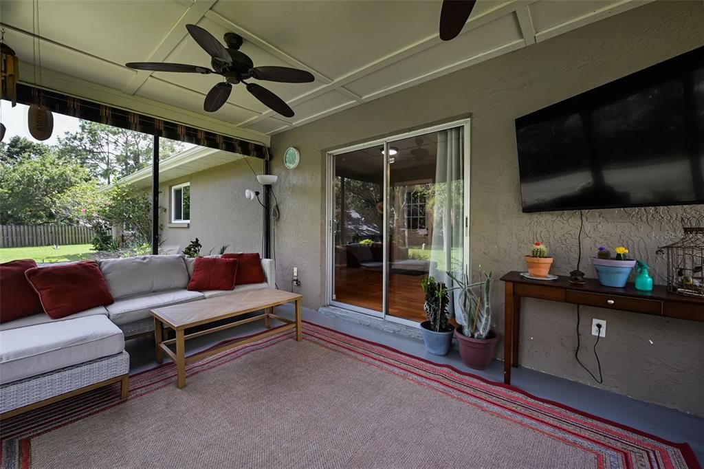 Activo con contrato: $379,000 (2 camas, 2 baños, 1420 Pies cuadrados)