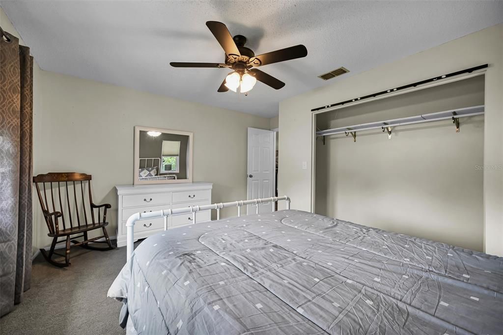 Activo con contrato: $379,000 (2 camas, 2 baños, 1420 Pies cuadrados)