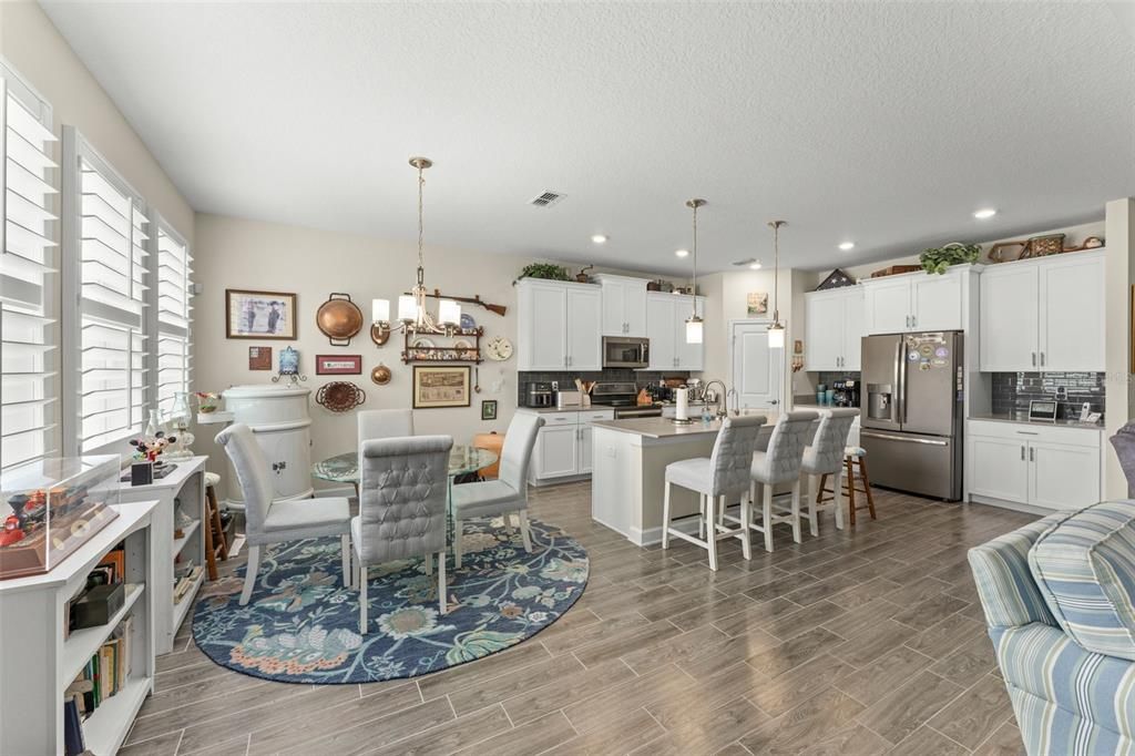 Active With Contract: $559,000 (4 beds, 3 baths, 2655 Square Feet)