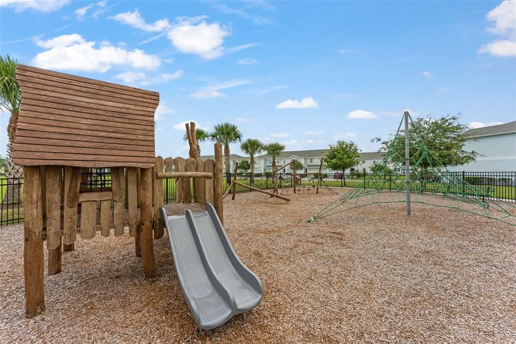 Active With Contract: $559,000 (4 beds, 3 baths, 2655 Square Feet)
