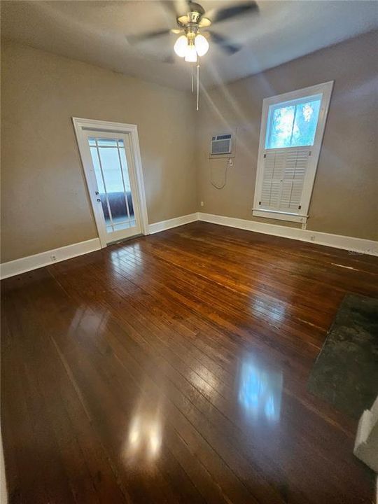 В аренду: $1,295 (1 спален, 1 ванн, 750 Квадратных фут)