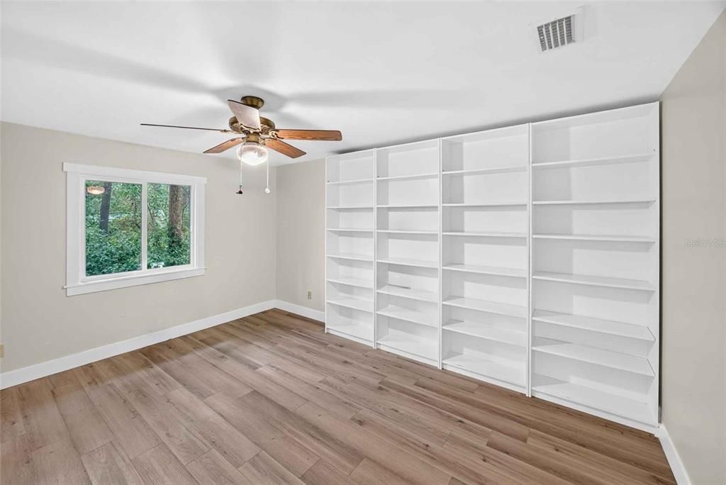 For Sale: $619,900 (3 beds, 2 baths, 1712 Square Feet)