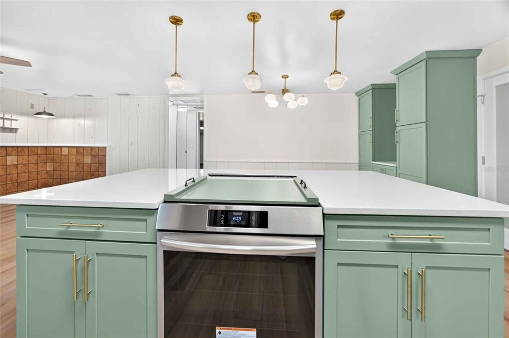 For Sale: $619,900 (3 beds, 2 baths, 1712 Square Feet)