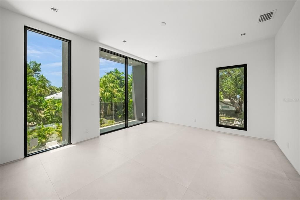 For Sale: $5,995,000 (5 beds, 5 baths, 5270 Square Feet)