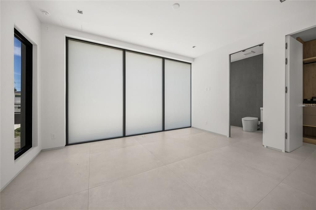 For Sale: $5,995,000 (5 beds, 5 baths, 5270 Square Feet)