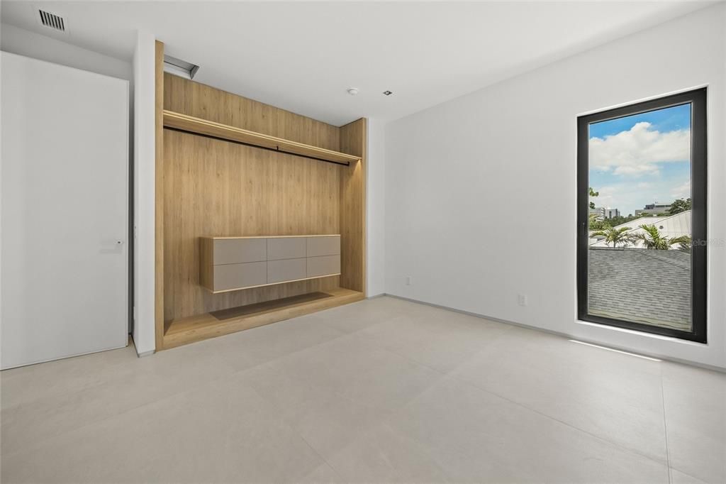 For Sale: $5,995,000 (5 beds, 5 baths, 5270 Square Feet)