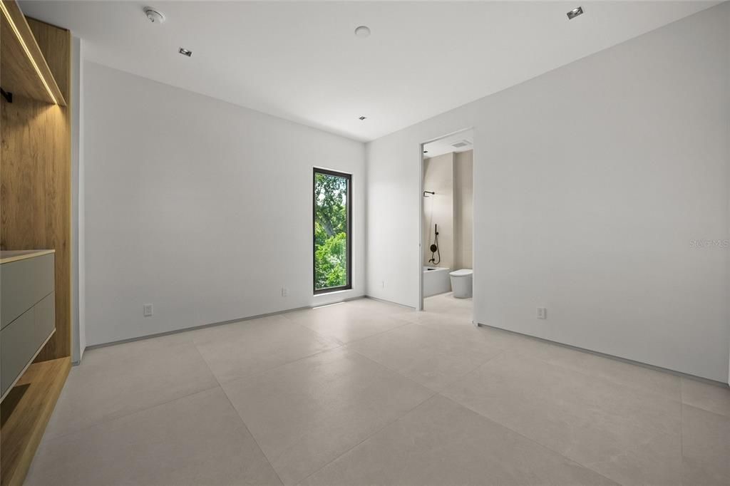 For Sale: $5,995,000 (5 beds, 5 baths, 5270 Square Feet)