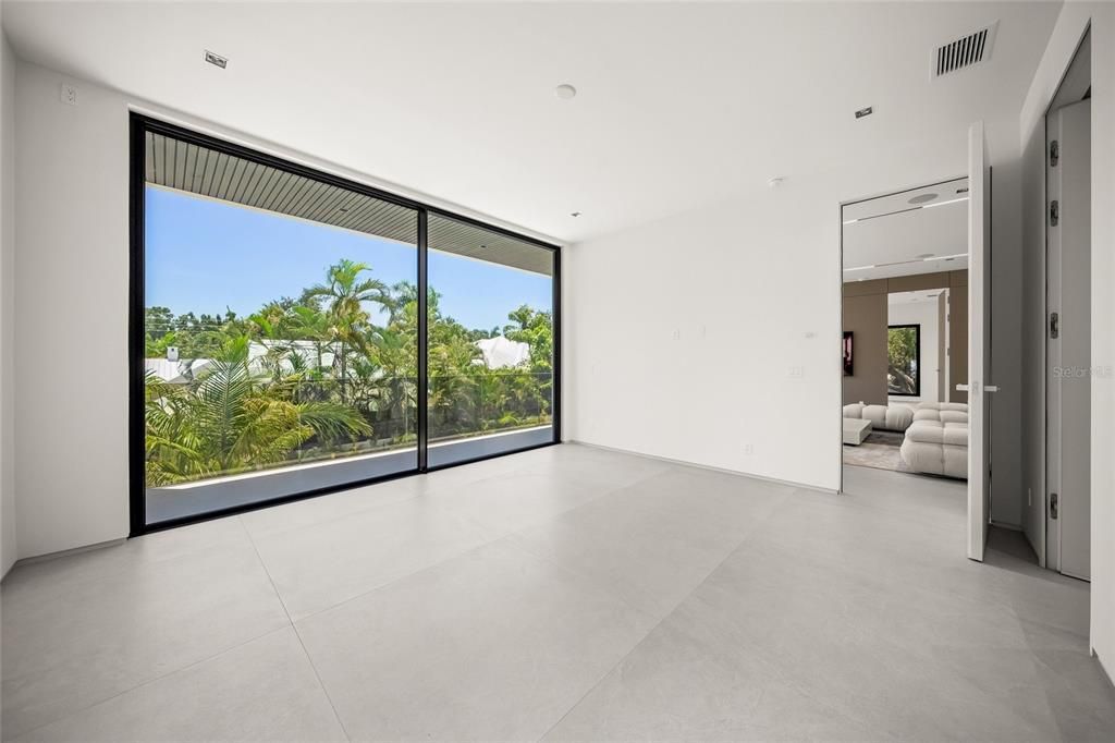 For Sale: $5,995,000 (5 beds, 5 baths, 5270 Square Feet)